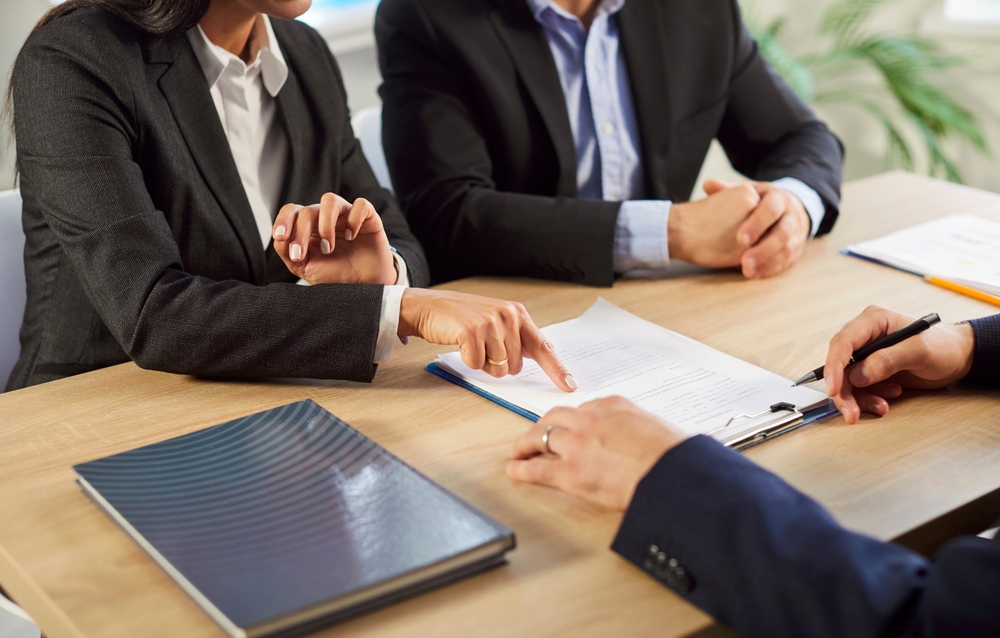 pareja clientes abogado civil proceso judicial